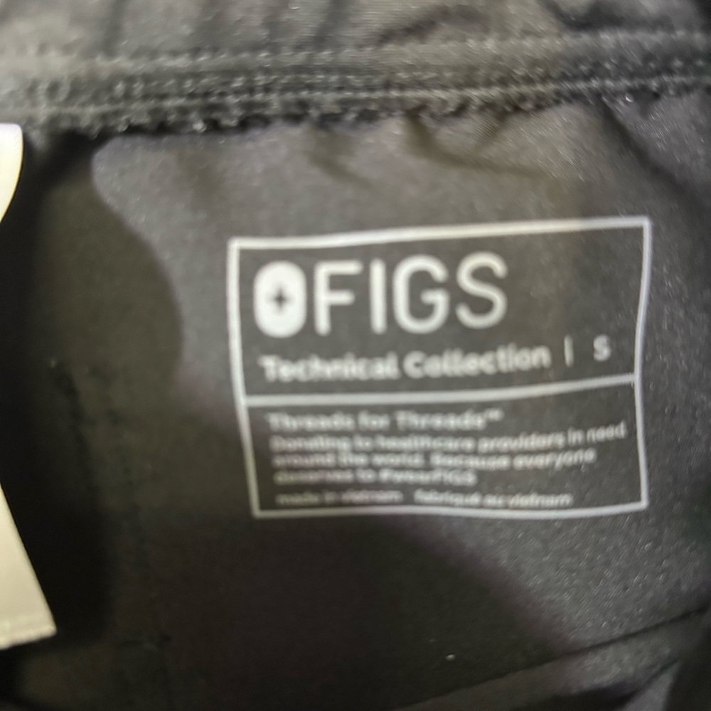Figs Black Technical Collection Label - image 4